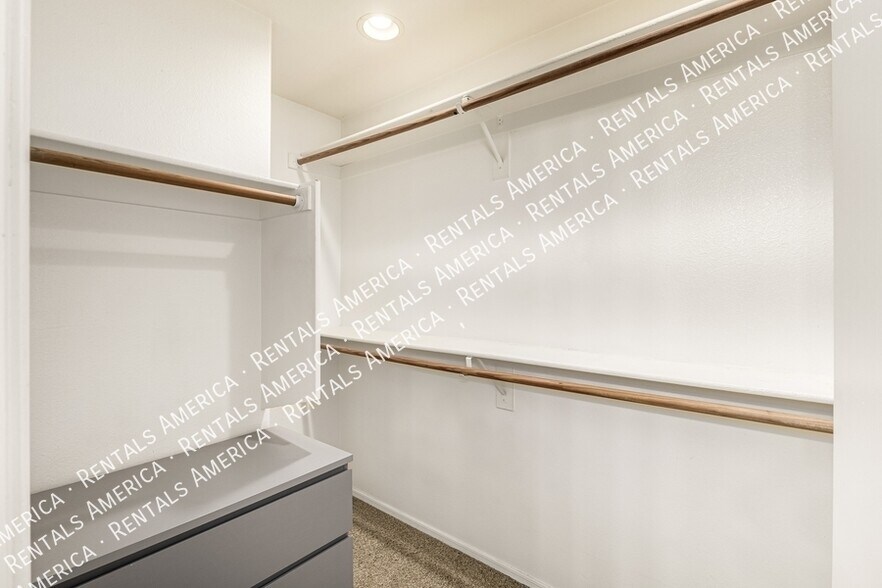 Building Photo - 7550 E Earll Dr