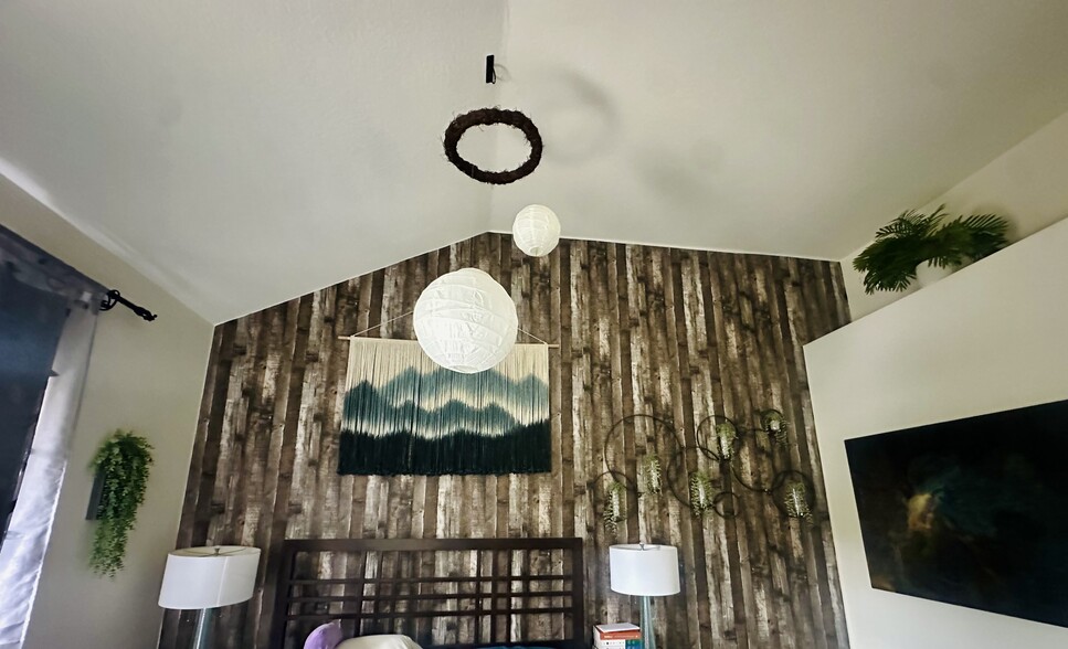 Building Photo - 25072 Leucadia St