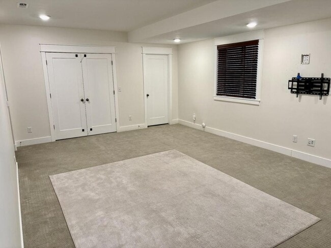 Building Photo - 4392 Booner St