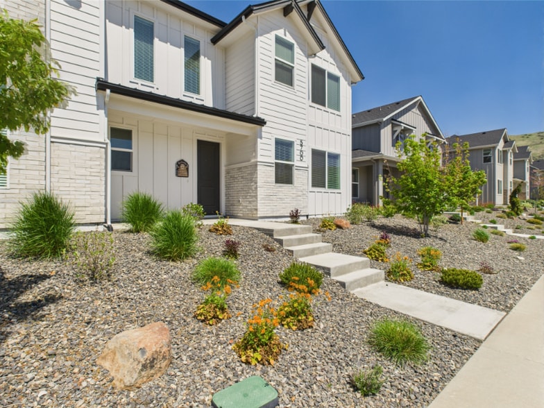 Building Photo - 5700 W Elk Trail St