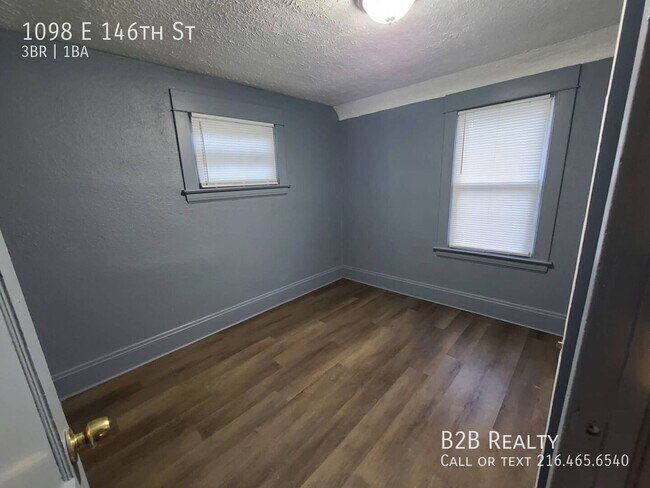 Building Photo - 1098 E 146th St