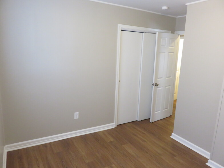 Building Photo - 1621 Dearborn Dr