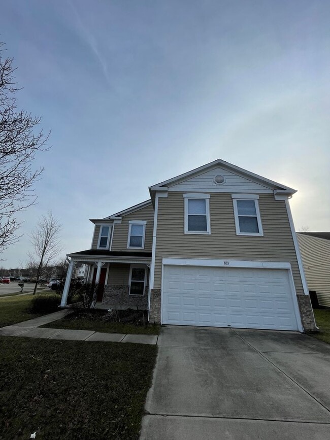 Building Photo - Shelbyville - 3 BR  home with loft