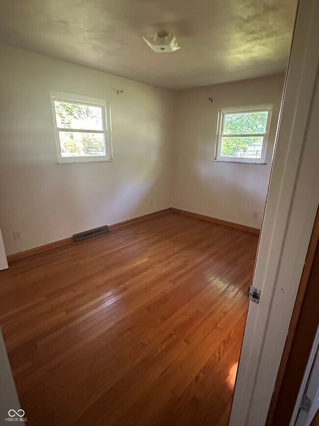 Building Photo - 973 Mullinix Rd