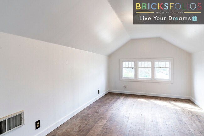 Building Photo - Nestled in the heart of a warm and welcomi...