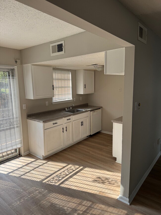 Building Photo - 3053 St Cloud Pl