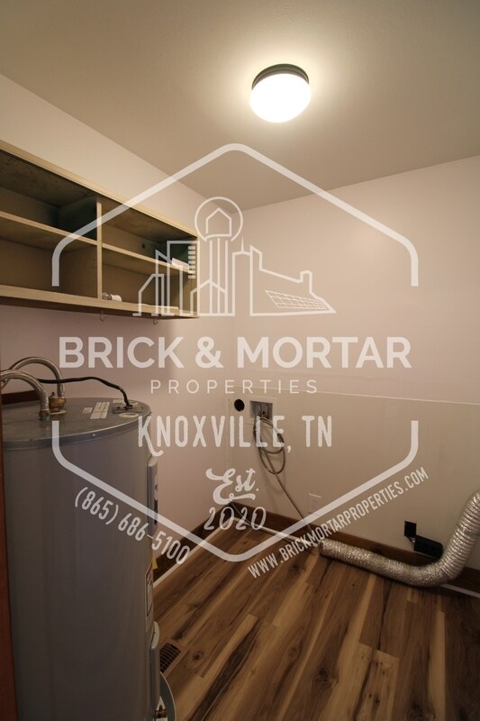 Building Photo - 2409 Holbrook Dr