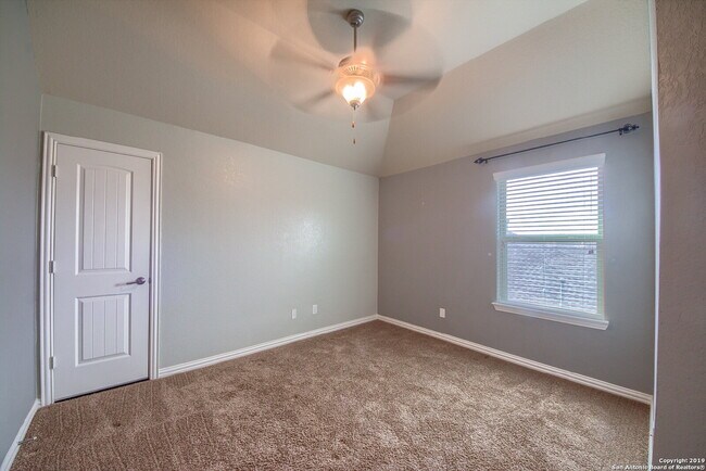 Building Photo - Gorgeous home in the elegant Stillwater Ranch Subdivision is available for immediate move-in.