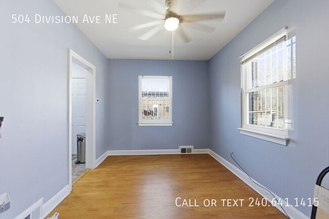 Building Photo - 504 Division Ave NE