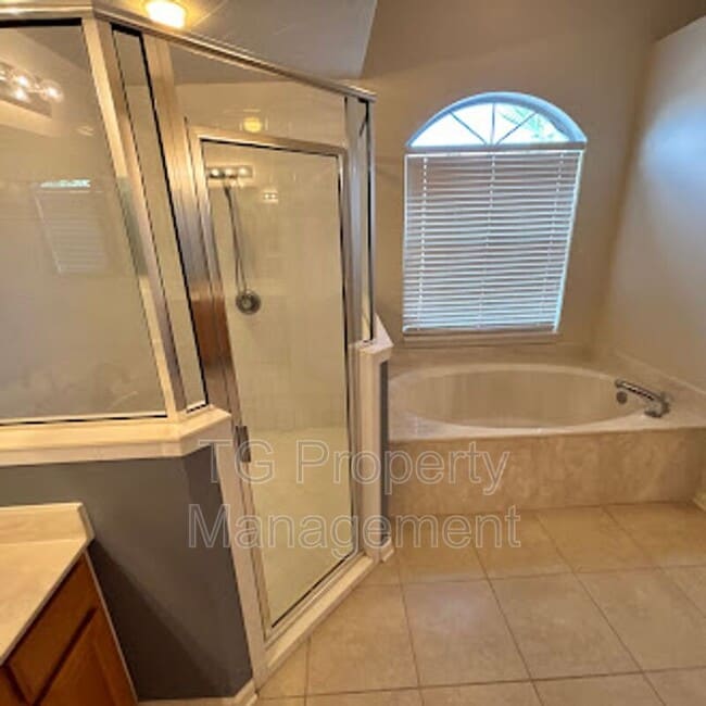 Building Photo - 2493 Brook Park Way