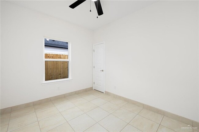 Building Photo - 2522 N Vly Cir
