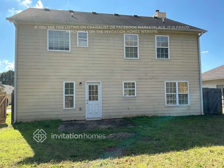 Building Photo - 235 Lakeside Point