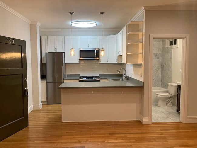 Building Photo - Open House:Sunday(4/14) 3:30pm-4pm  Beauti...