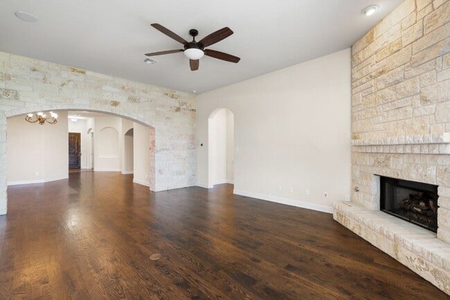 Building Photo - 432 Clear Springs Holw, Buda, Texas 78610