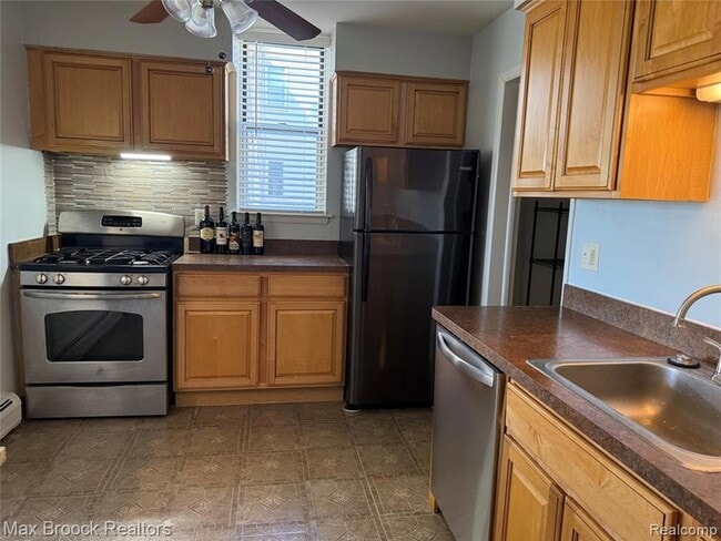 Building Photo - 1673 Cass Lake Rd