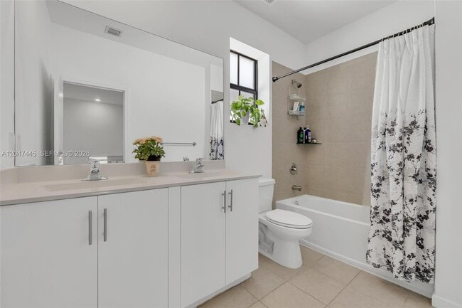 Building Photo - 3538 W 108th St