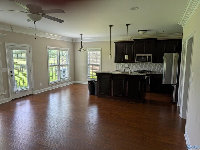 Building Photo - 7126 Weeping Willow Dr SE