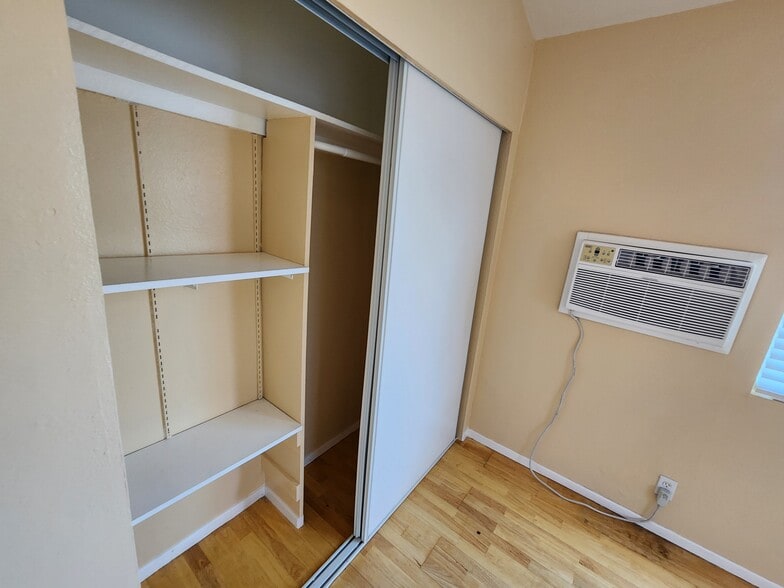 Building Photo - 5941 Whitnall Hwy