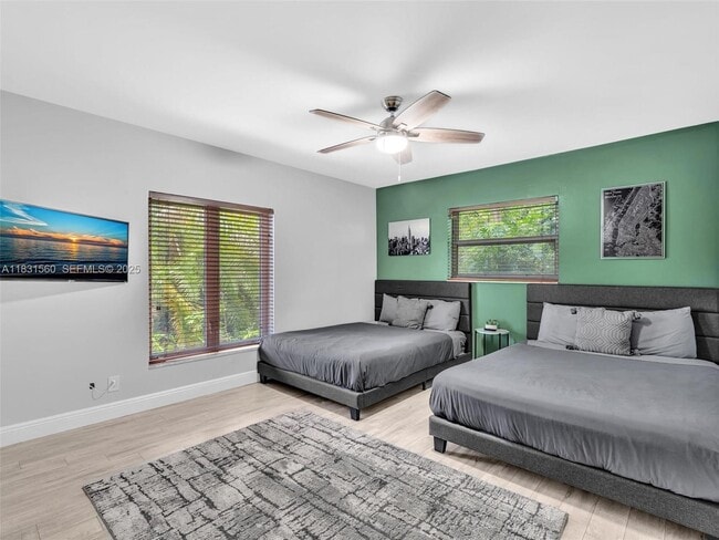 Building Photo - 413 Tamarind Dr