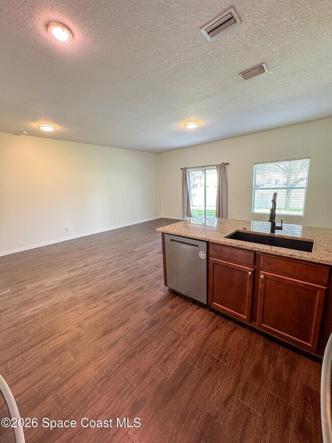 Building Photo - 2500 Revolution St