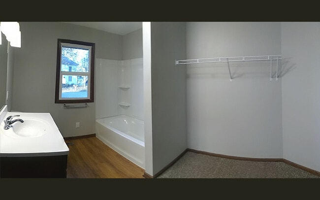 Building Photo - South 4th 4 plex