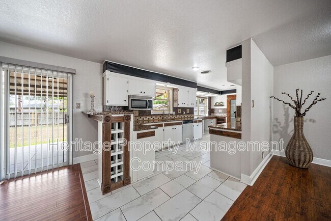 Building Photo - 434 Winfield Blvd