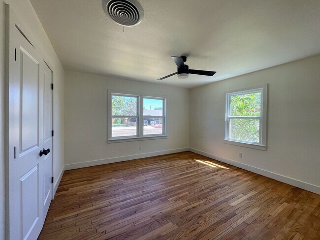 Building Photo - 207 N 17th St