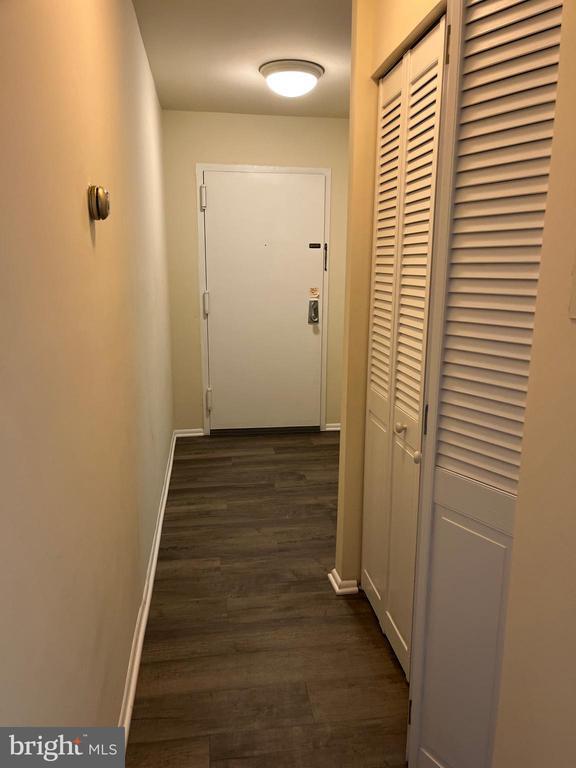Building Photo - 2044 Royal Fern Ct