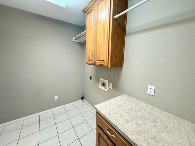 Building Photo - Spacious 4-Bedroom Home in Midway ISD