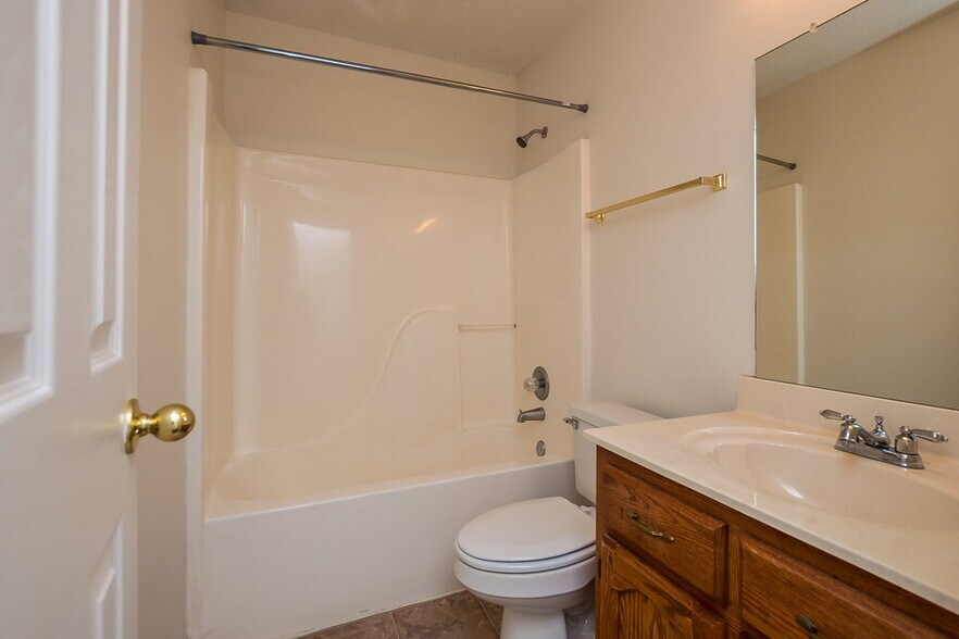 Building Photo - 10716 Ridgefield Dr