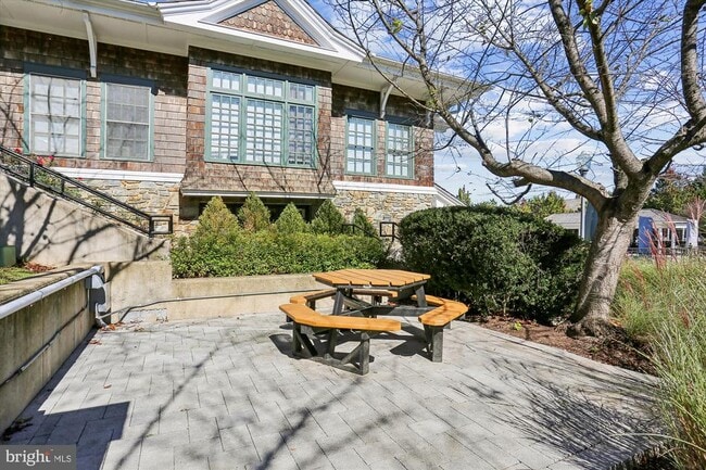 Building Photo - 164 Kendrick Pl