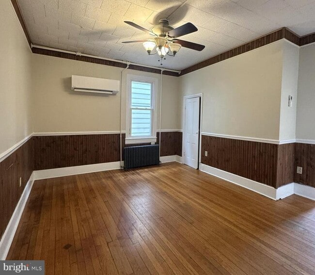 Building Photo - 211 S Maple Ave