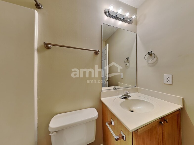 Building Photo - 3635 Chepstow Ct