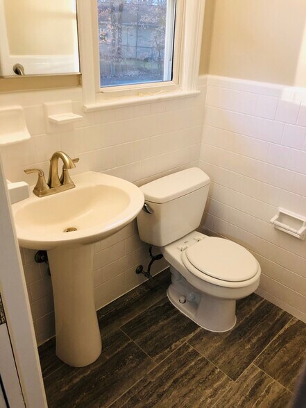 Primary Bath - 3220 Glenview Ave