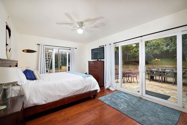 Building Photo - 549 San Dieguito Dr