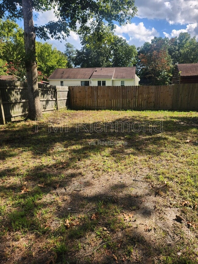 Building Photo - 2801 Pine Meadows Cir