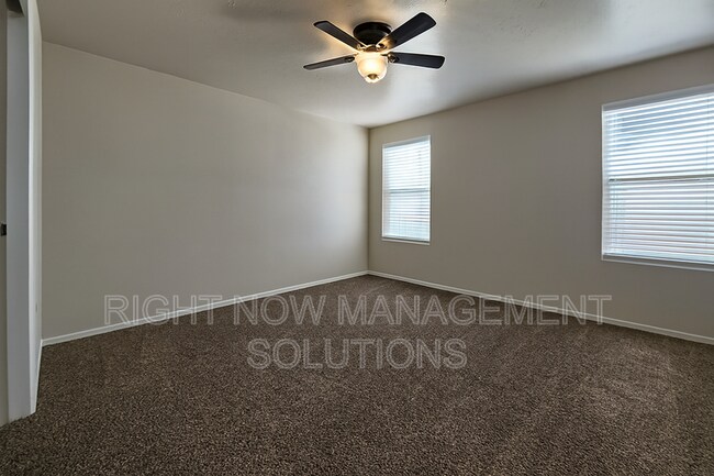 Building Photo - 25 S Shumway Ave