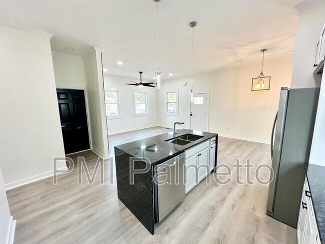 Building Photo - 1121 Zeigler St