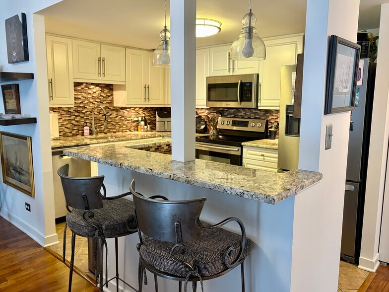 Building Photo - 70 W Huron St