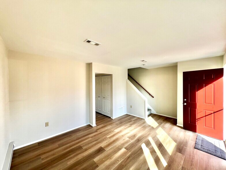 Building Photo - 167 Stonegate Dr