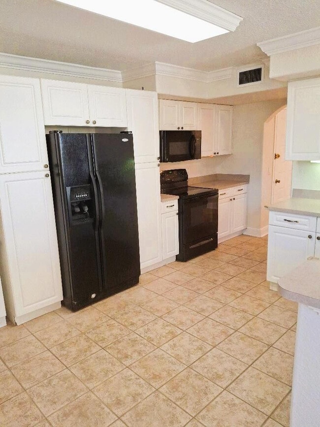 Building Photo - 105 Lake Emerald Dr