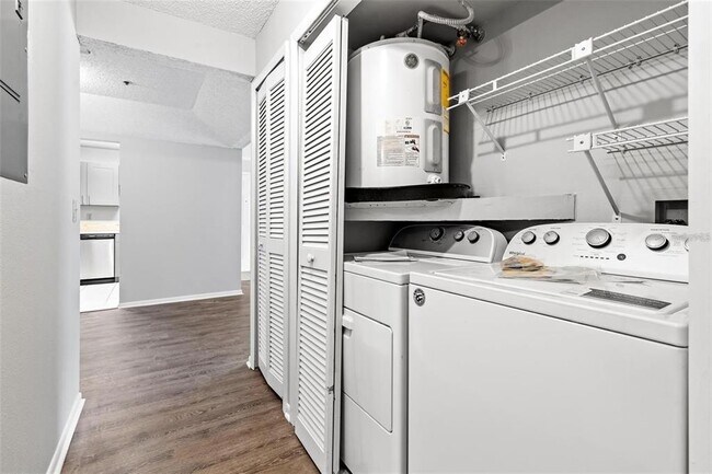 Building Photo - 11811 Skylake Pl
