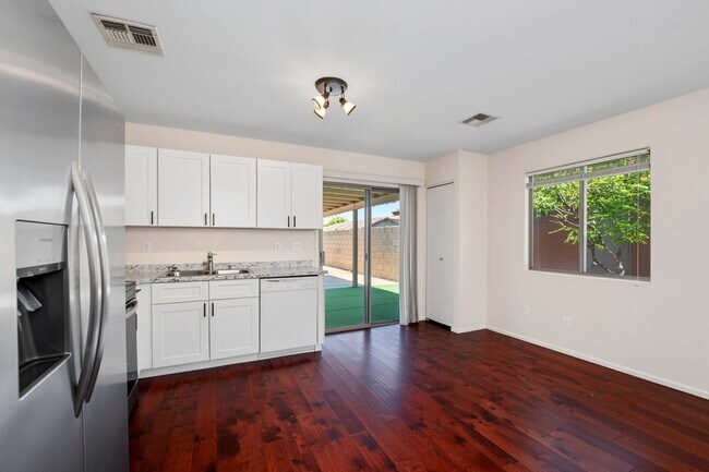 Building Photo - Live in Rancho El Dorado | Spacious 3 Bed Near Golf & Parks