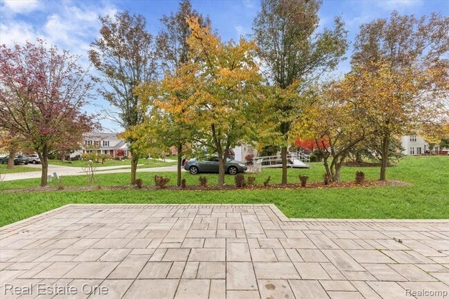 Building Photo - 1568 Grandview Dr