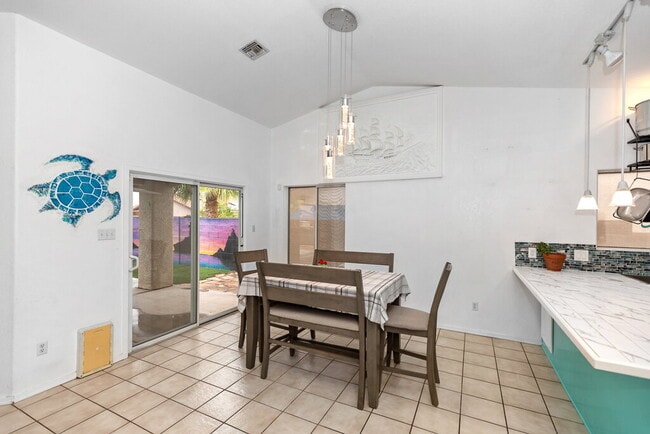 Building Photo - "3-Bedroom, 2-Bathroom Solar Home with a Pool in Mesa Del Sol!"