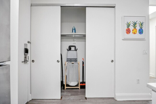 Building Photo - 444 Washington Blvd