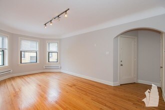 Building Photo - 2321 North Rockwell-C3