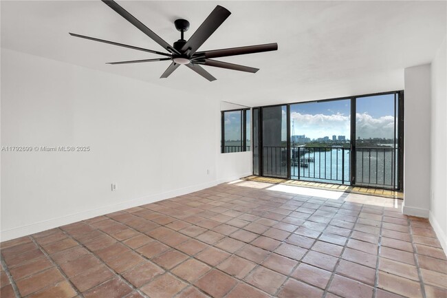 Building Photo - 7899 NE Bayshore Ct