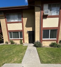 Building Photo - 4401