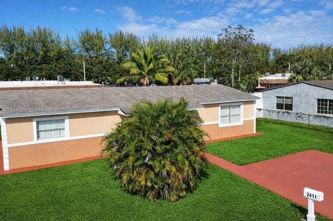 Building Photo - 2411 NW 208th St